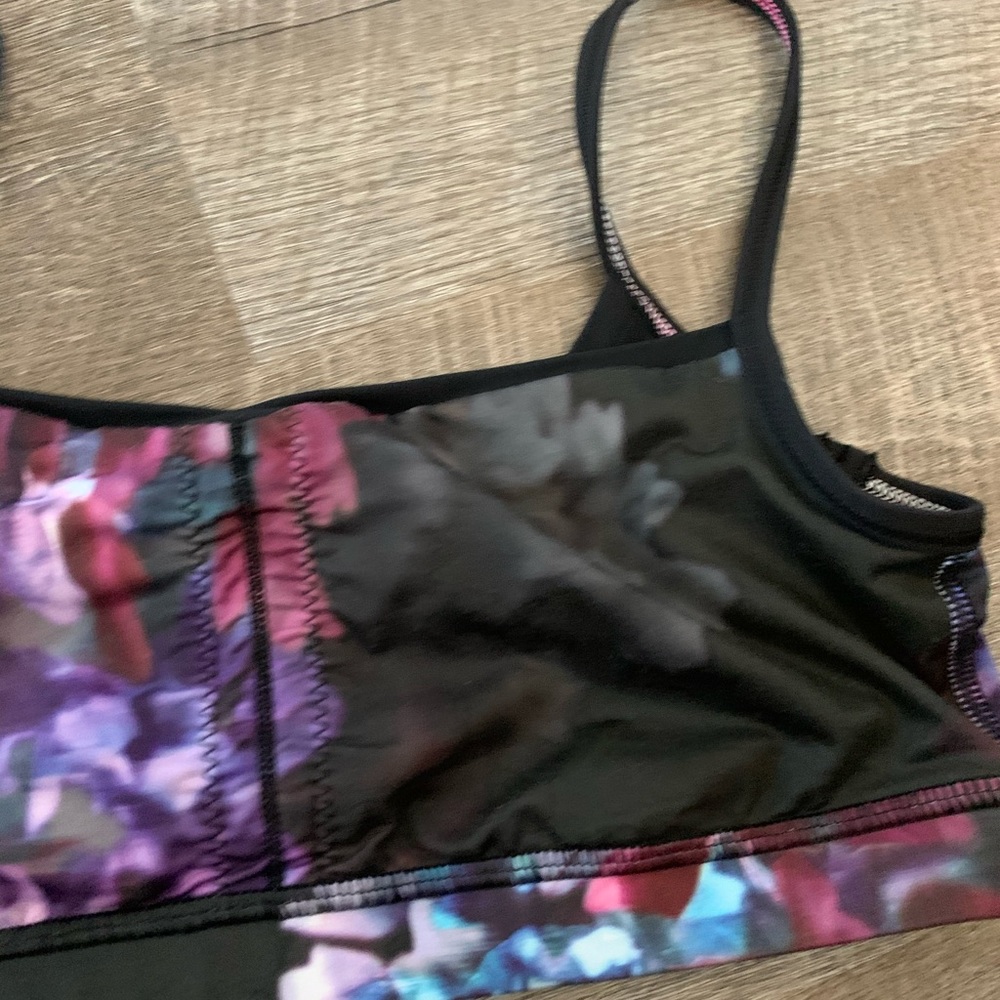 LuluLemon Floral Pirouette Sports Bra - Picture 5 of 16